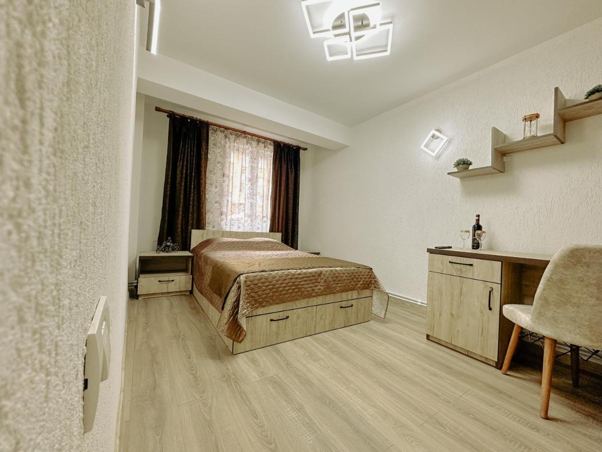 Studio 63 Petroşani Екстериор снимка