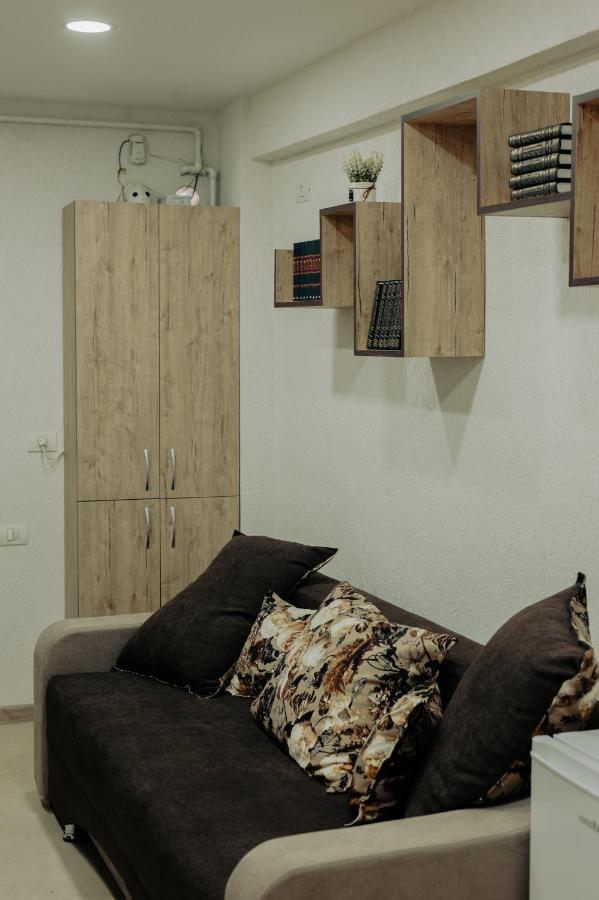 Studio 63 Petroşani Екстериор снимка