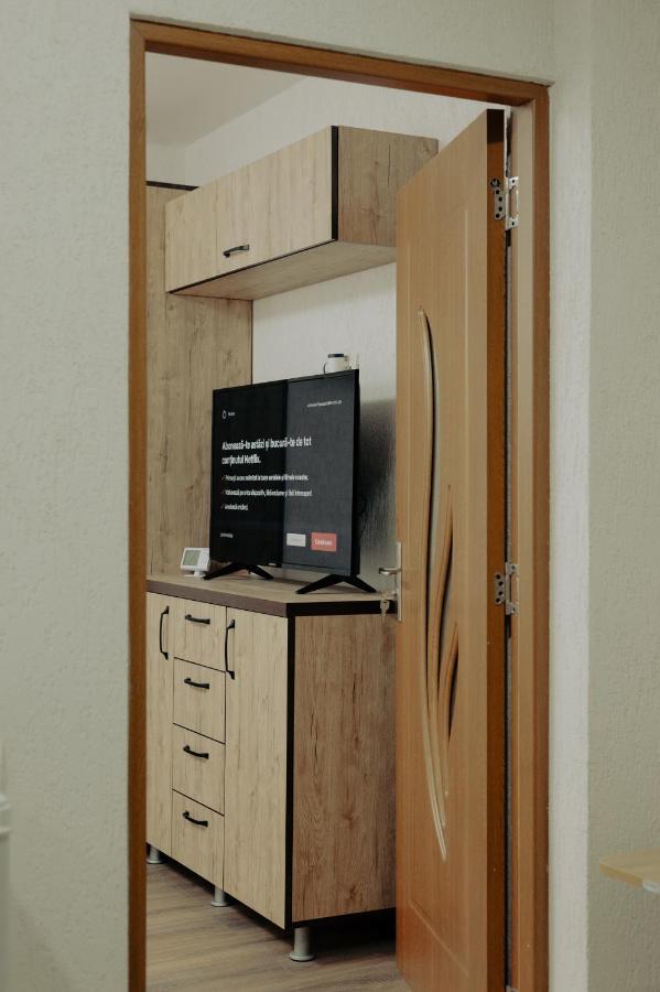 Studio 63 Petroşani Екстериор снимка